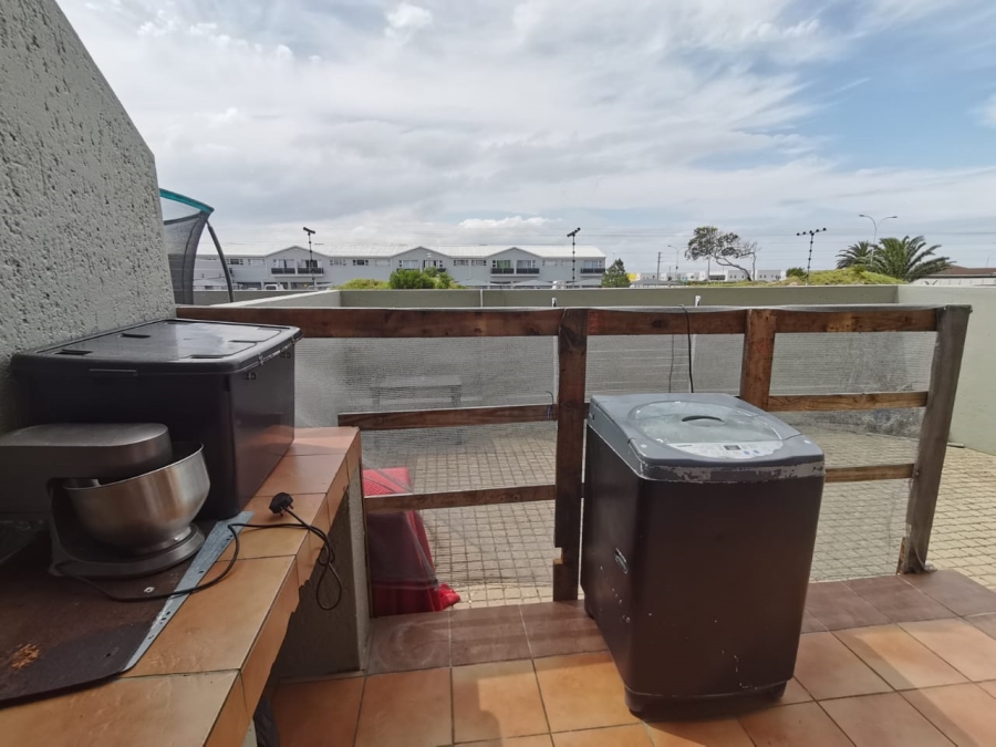 2 Bedroom Property for Sale in Heiderand Western Cape